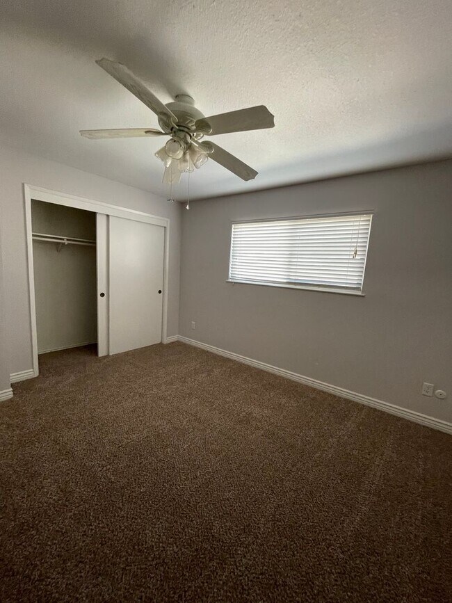 Building Photo - Spacious home in Tulare coming soon!