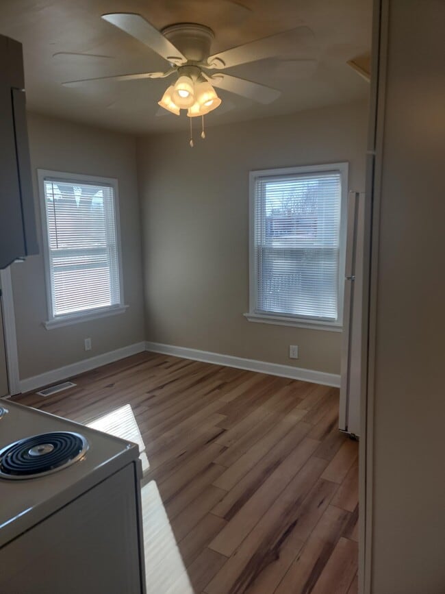 Building Photo - 8902 Prospect St