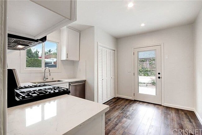 Building Photo - Gorgeous House in Norma Triangle