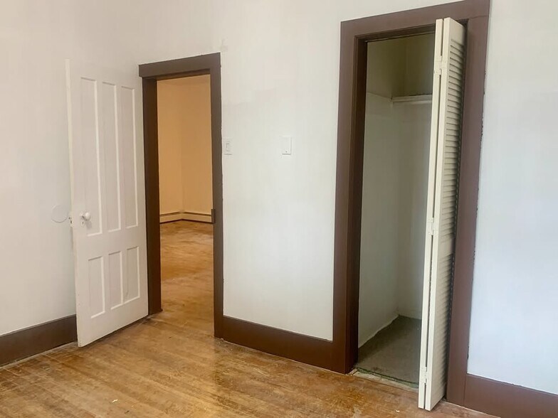 Bedroom 1 - 15 School St