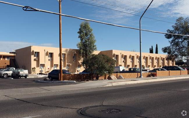 Building Photo - Casa De Oro Villas