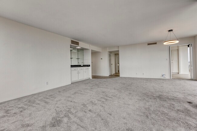 Wet Bar & Living Room - 3535 1st Ave