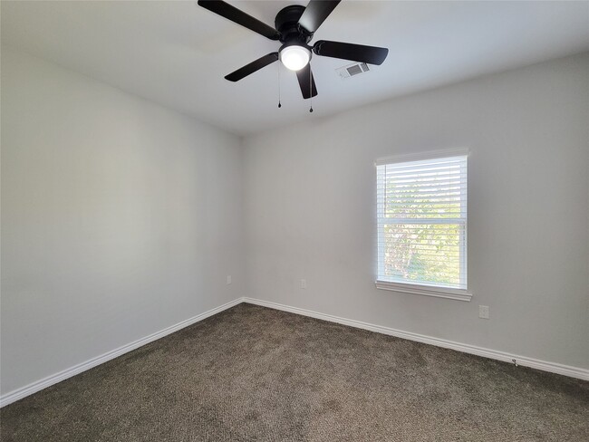 Building Photo - 16684 E Ivanhoe St