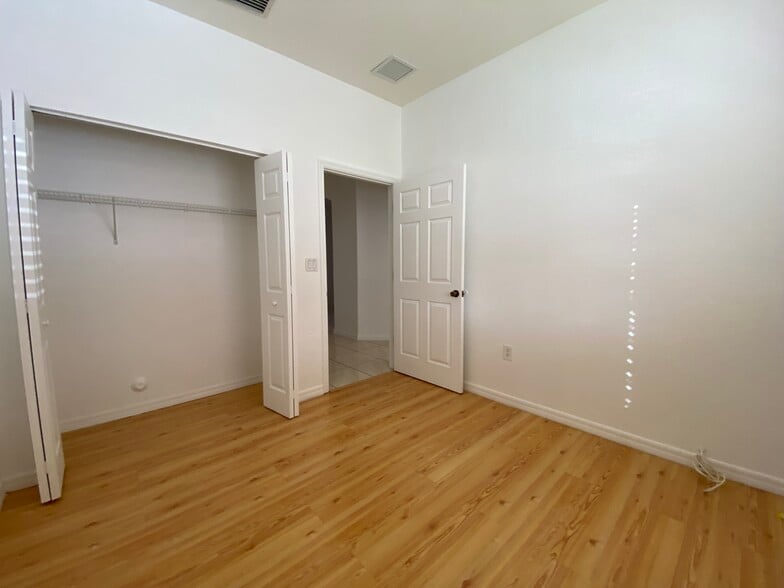 Building Photo - 10985 SW 239th Ter