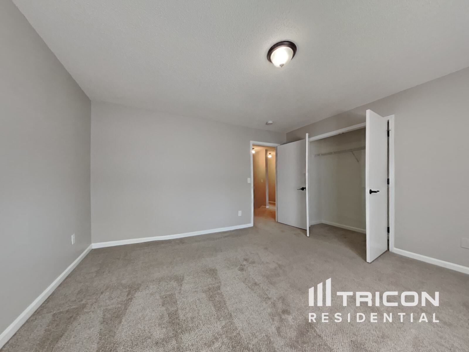 Building Photo - 5705 Waterpoint Dr