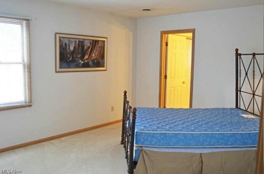 Building Photo - 16548 Sunwood Oval