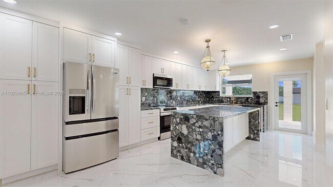 Building Photo - 3801 SW 132nd Ave