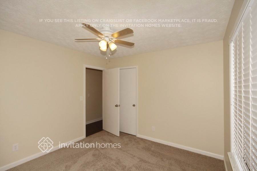 Building Photo - 10380 Colony Glen Dr