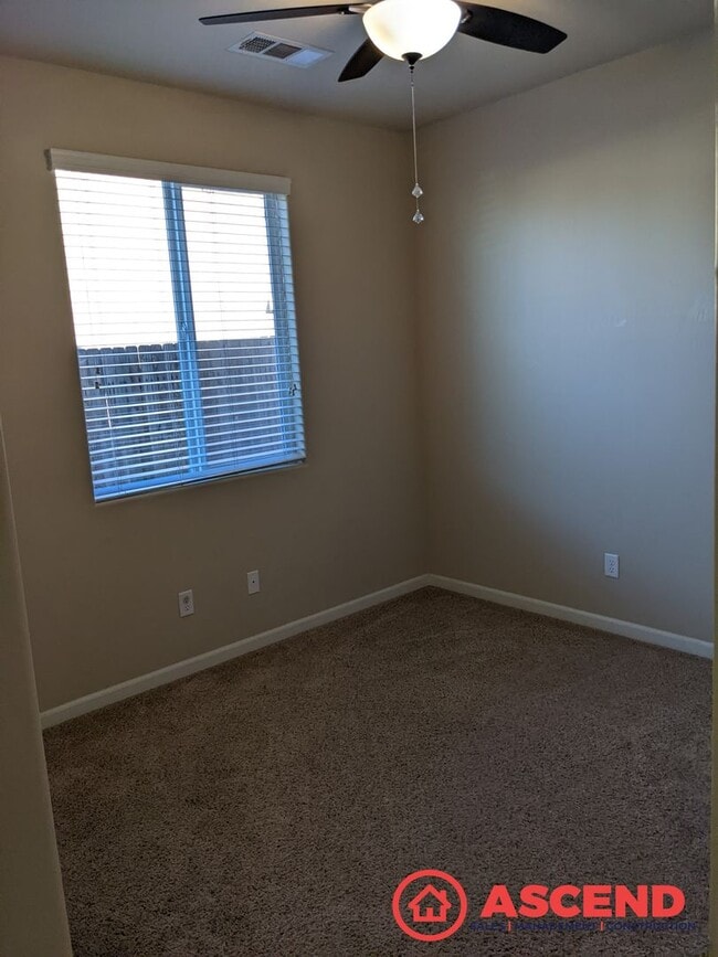 Building Photo - 4 BEDROOM 2 BATH HOUSE IN SOUTHWEST CUL-DE-SAC