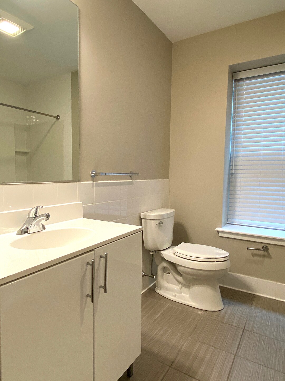 Building Photo - 58 Kent St