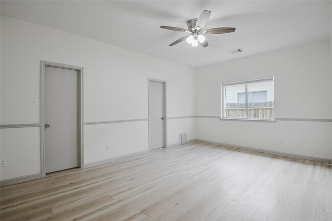 Building Photo - 6627 Stonecross Creek Ln