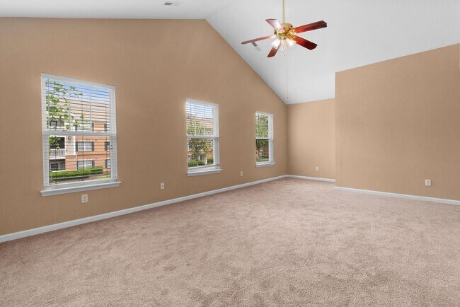 Building Photo - 249 W Gilbert St