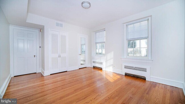 Building Photo - 711 N Broom St