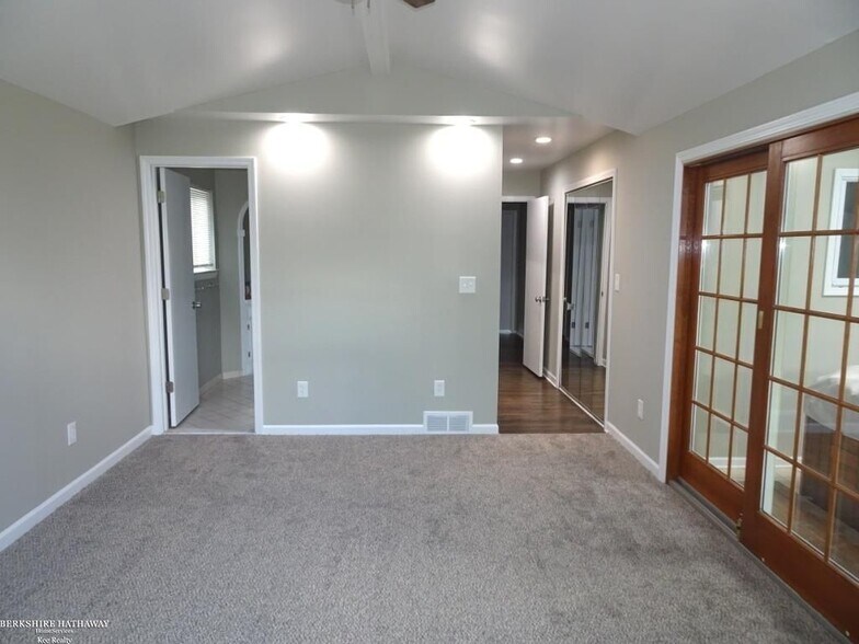 Building Photo - 32106 Gainsborough Dr
