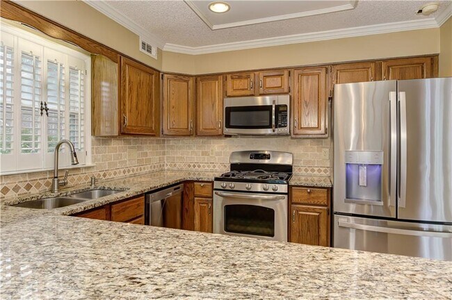 Building Photo - 60 Heartwood Dr NE