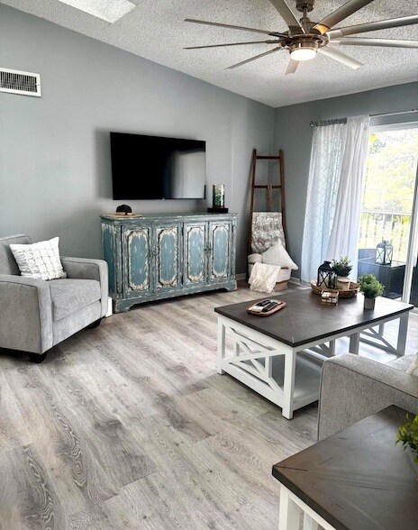 Building Photo - 2502 SE Anchorage Cove