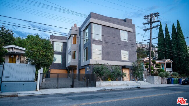 Building Photo - 1264 Hyperion Ave