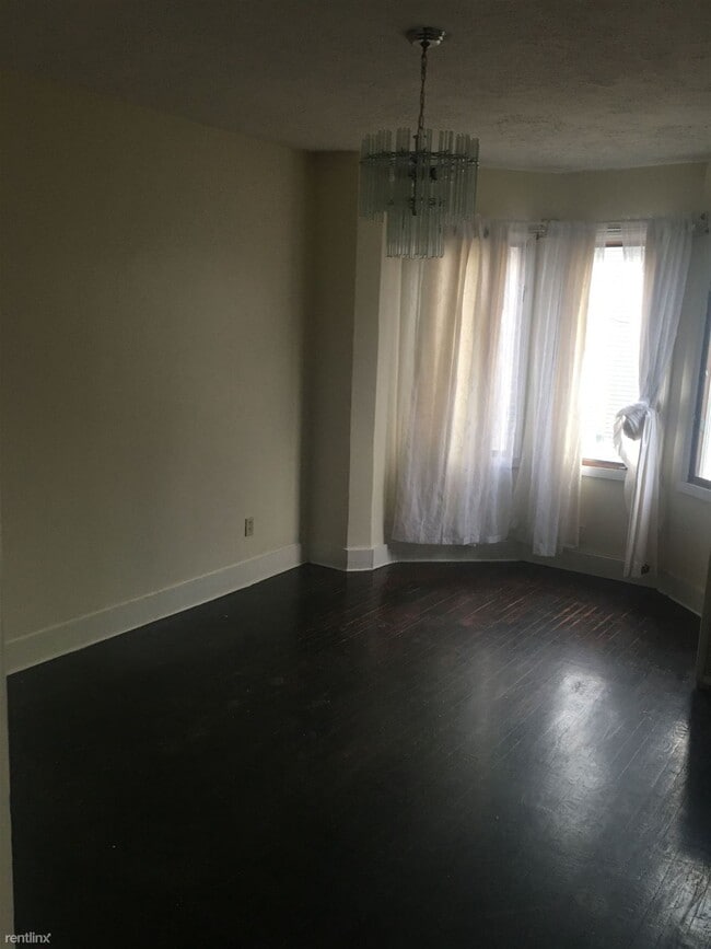 Building Photo - 3 br, 1 bath Duplex - 44 Division St