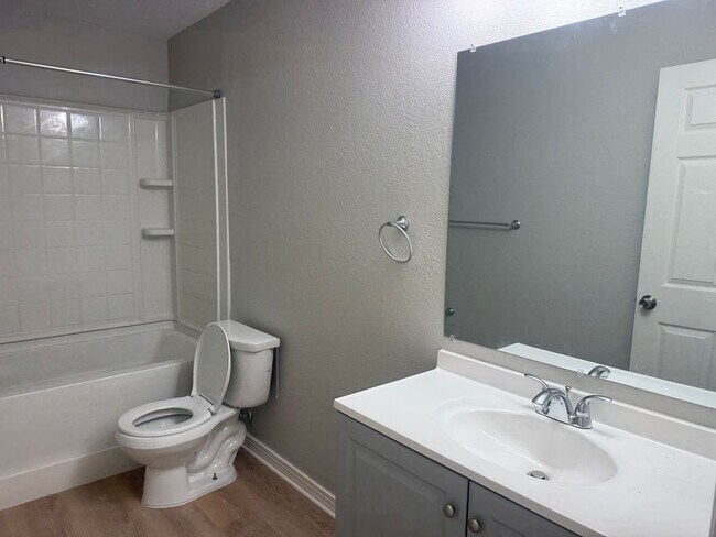 Building Photo - 1020 Hagle Park Rd