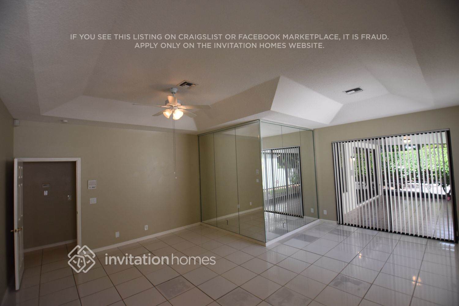 Building Photo - 10213 Lexington Lakes Blvd N