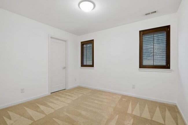 Building Photo - 17129 42nd Dr SE