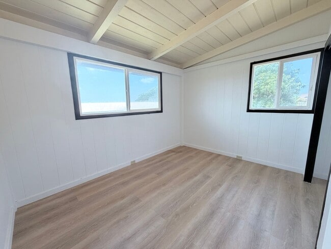Building Photo - 3 Bedroom 1.5 Bathroom Single Family House Makakilo Home with Yard & Cool Breezes!