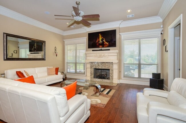 Building Photo - Fully Furnished, All-Inclusive Lakefront L...