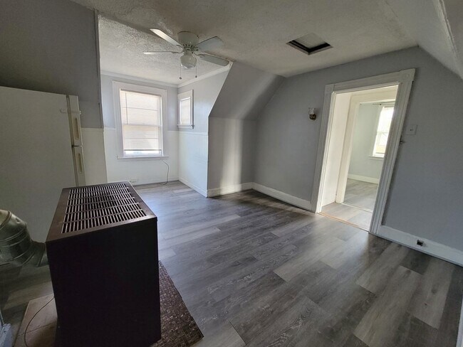 Building Photo - 12 Farnum St