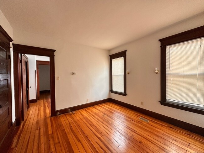Building Photo - 227 Olivia St