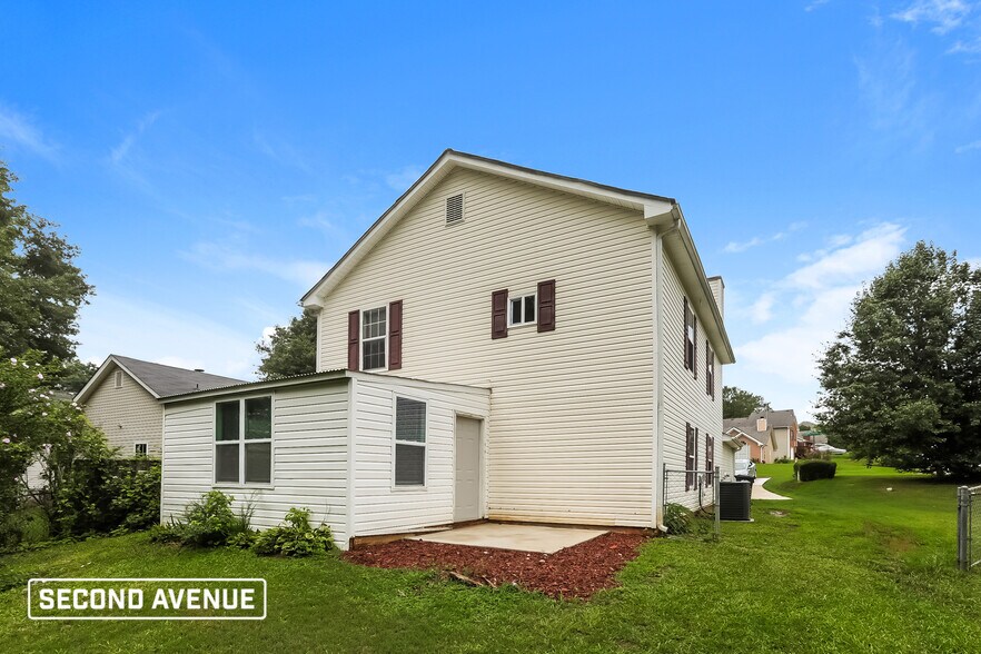 Building Photo - 1710 Riverchase Cir NE