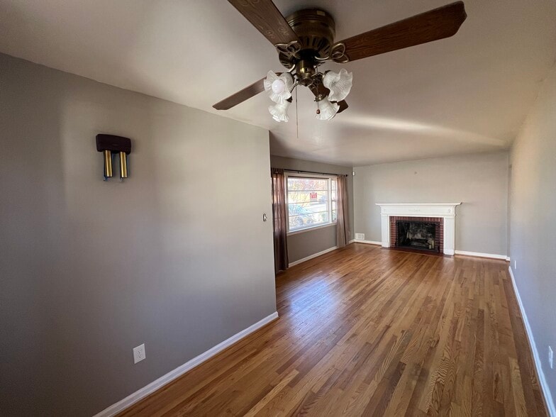 Building Photo - 140 Cree Dr