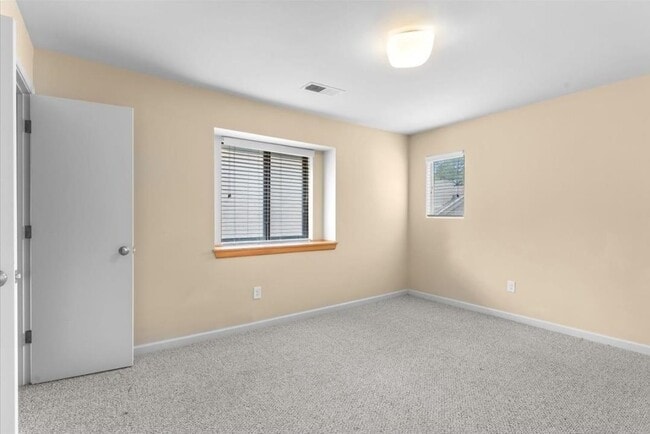 Building Photo - 1814 Birch Post Cove