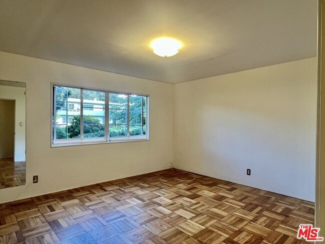 Building Photo - 5205 Village Green