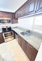Building Photo - 16203 Glenmoor Dr