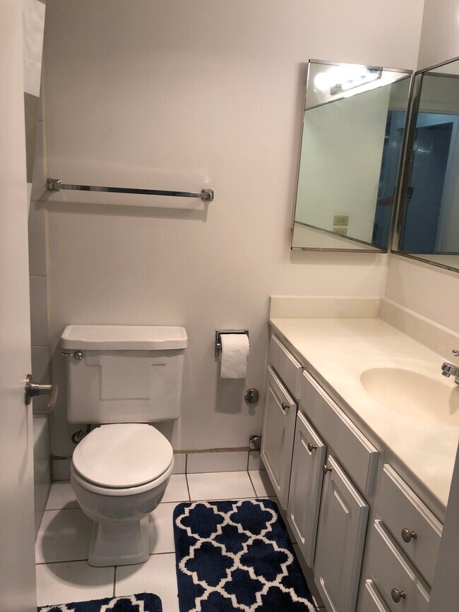 Building Photo - 1129 N Jackson St