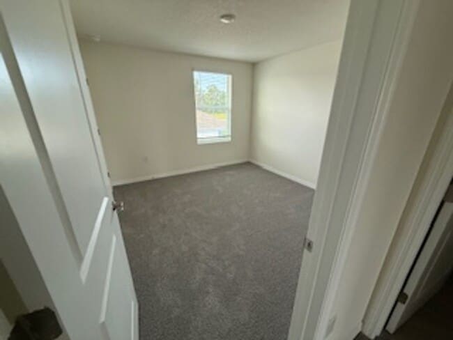 Building Photo - Beautiful New House