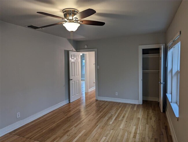 Building Photo - 4526 Avenue H