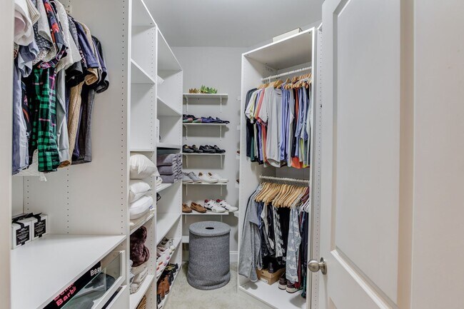 Building Photo - 1450 Edgebrook Ct NE