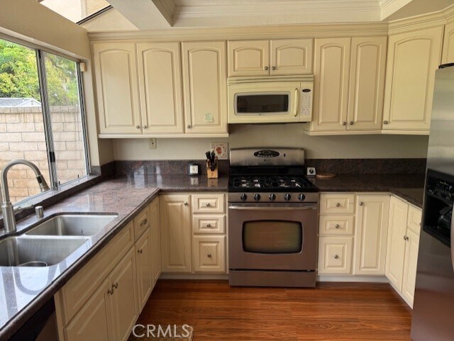 Building Photo - 27742 Agate Canyon Dr