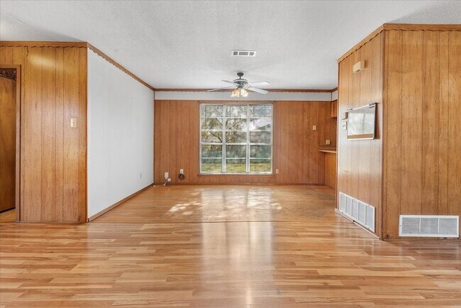 Building Photo - 519 Tolson Ave