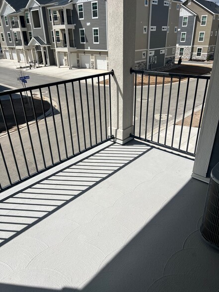 Building Photo - 693 S 4500 S