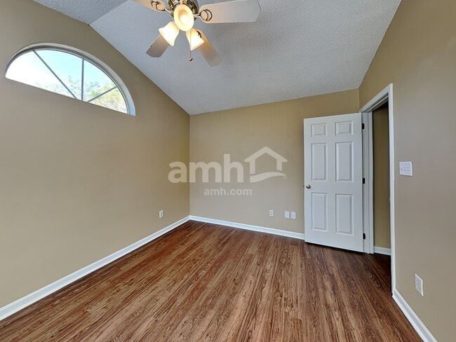 Building Photo - 2206 Coatsdale Ln