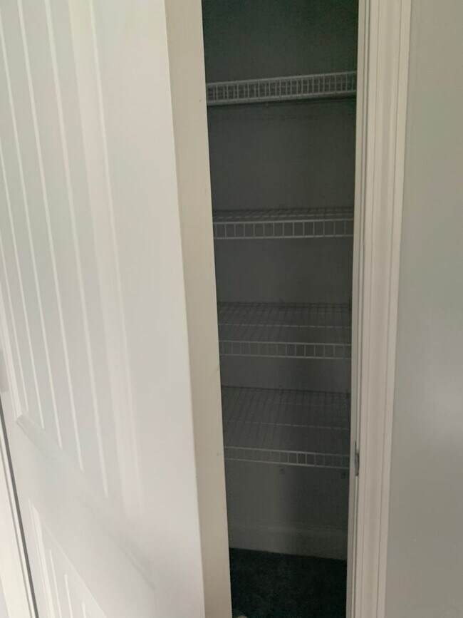 Building Photo - Lovely Eastside Townhome Condo Near Vet School- 3BR/3BATH!