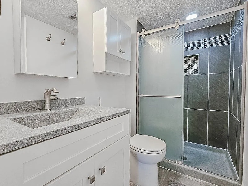 Building Photo - 9523 University Ave