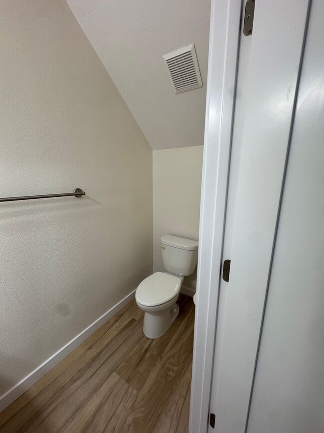 Building Photo - Renovated House for Rent