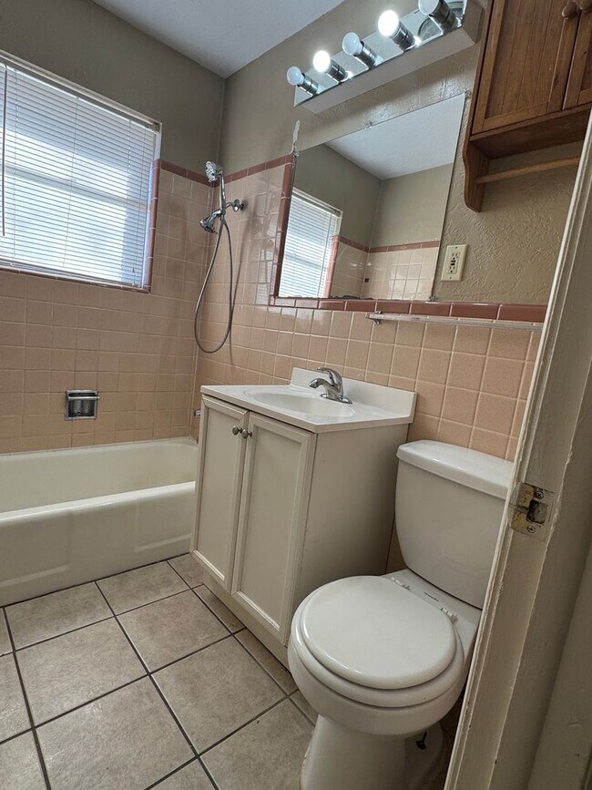 Building Photo - 4304 NW Pollard Ave