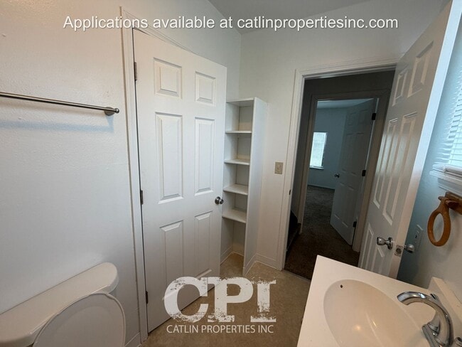 Building Photo - 321 21st Ave