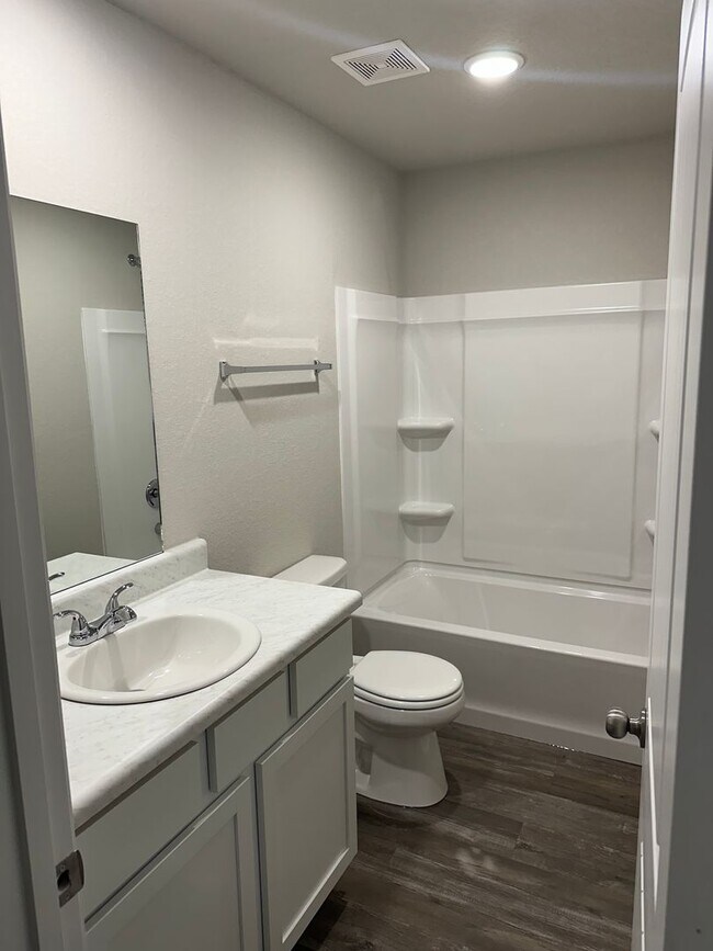 Building Photo - *Preleasing* NEW Four Bedroom | Two Bath Home in White Oak Crossing