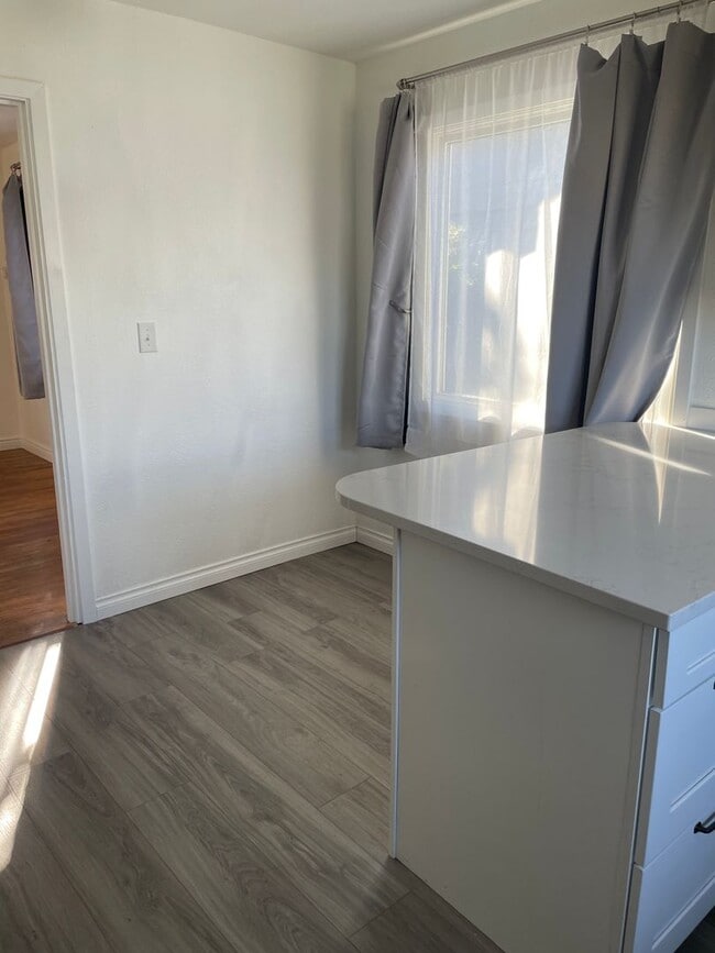Building Photo - Updated 3 Bedroom 1 Bath home of Rent!!