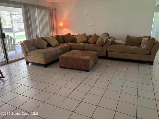 Building Photo - 5215 Lake Poinsett Rd